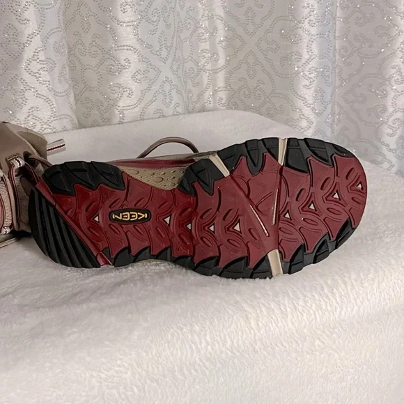 Keen hiking shoes - Picture 3 of 4